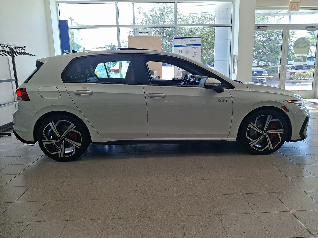 2025 Volkswagen Golf GTI SE - Photo 7