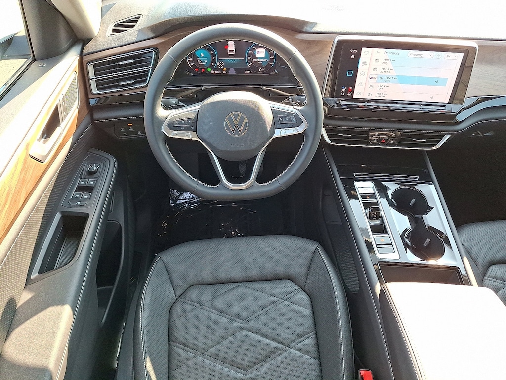 New 2025 Volkswagen Atlas 2.0T SE w/Technology 2.0T SE w/Technology 4MOTION