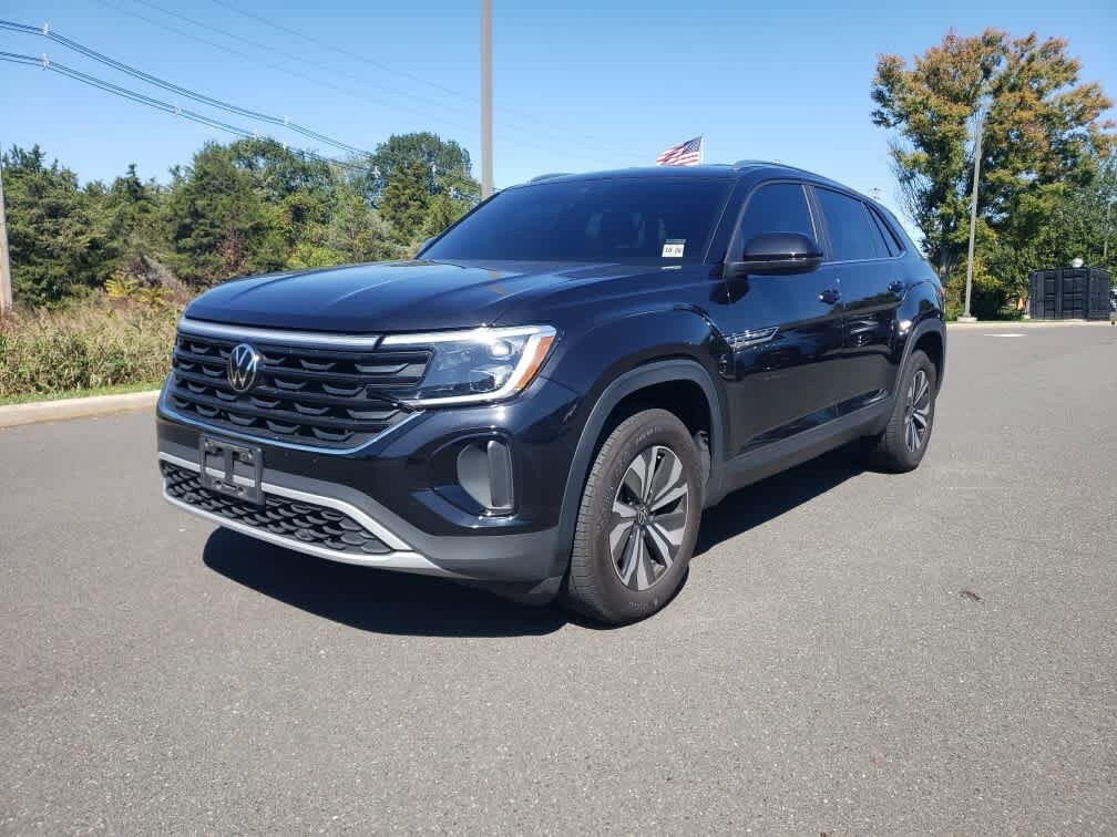 2024 Volkswagen Atlas Cross Sport SE photo 2
