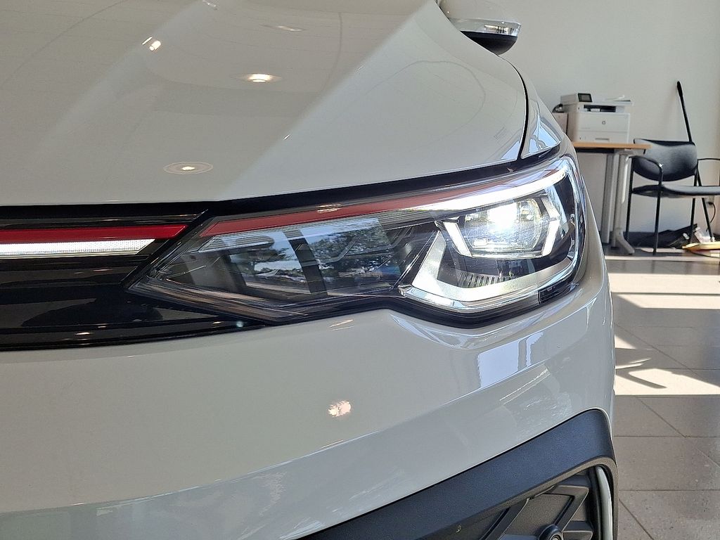2025 Volkswagen Golf GTI SE - Photo 11