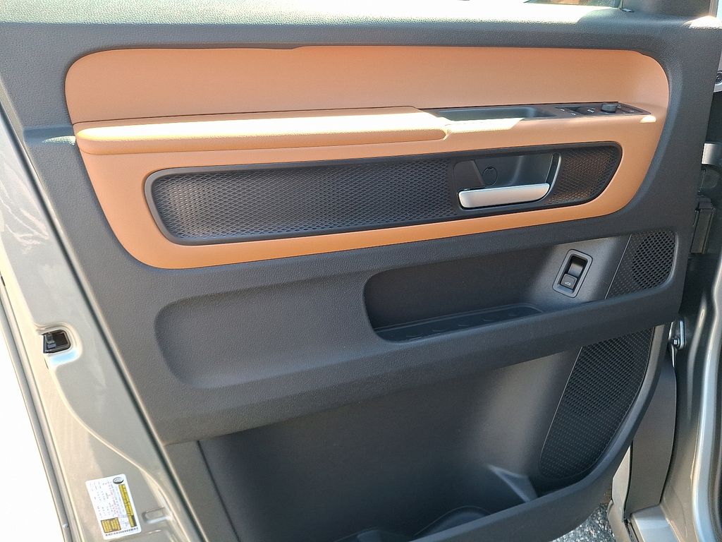 2025 Volkswagen ID. Buzz PRO S - Photo 12