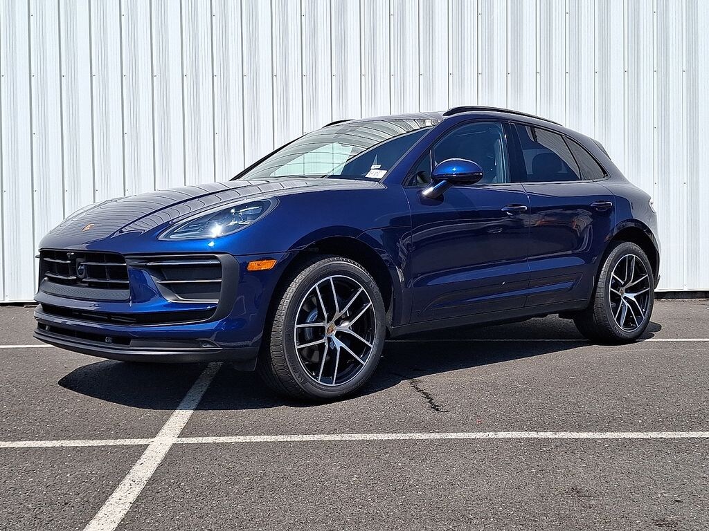 New 2025 Porsche Macan Base SUV