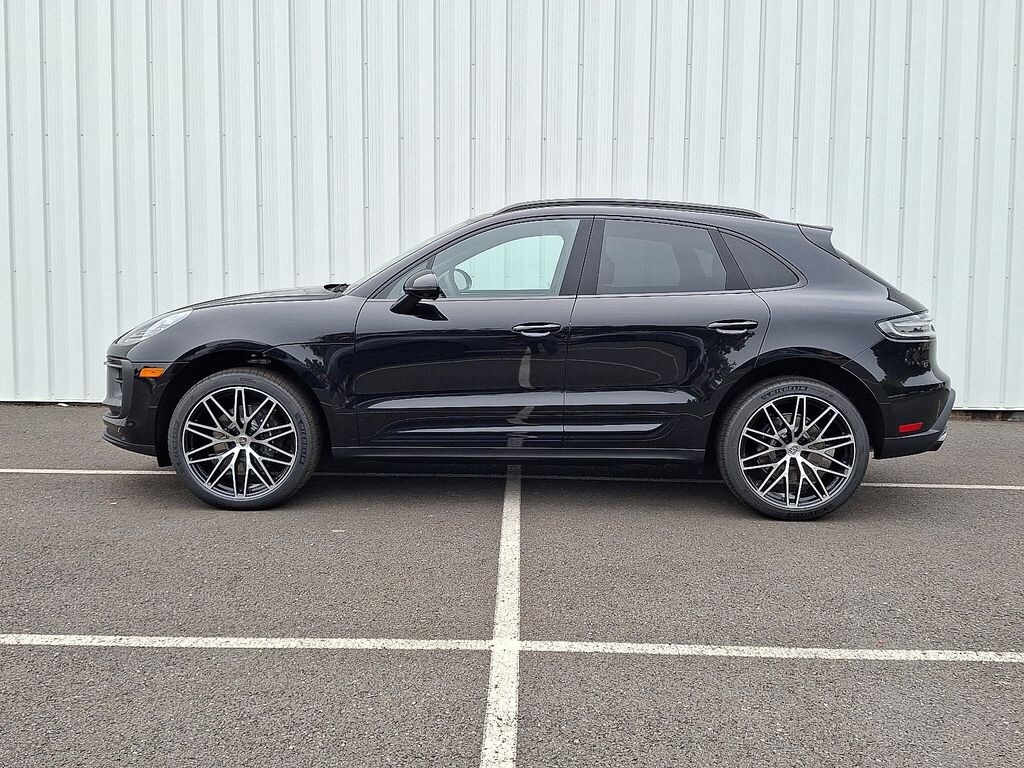 New 2025 Porsche Macan Base SUV