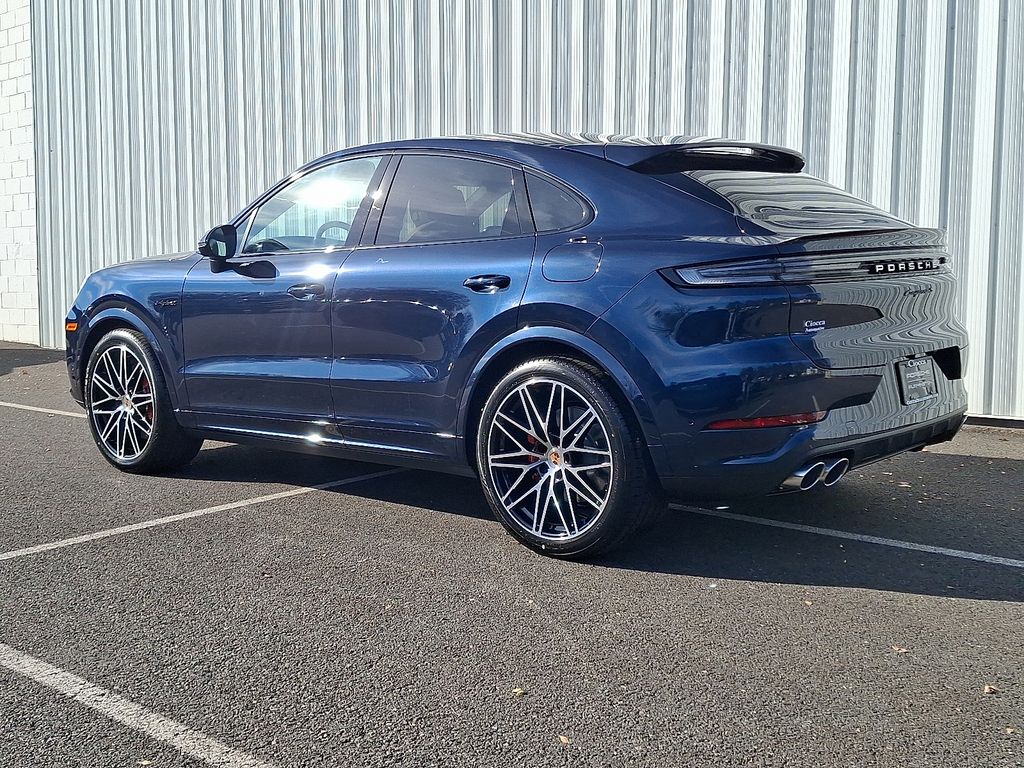 2026 Porsche Cayenne E-Hybrid Coupe S photo 3