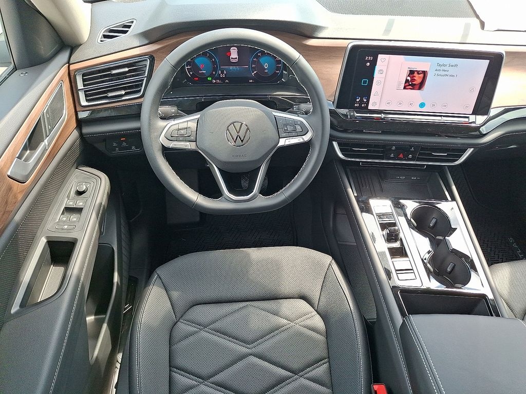 New 2025 Volkswagen Atlas 2.0T SE w/Technology 2.0T SE w/Technology 4MOTION