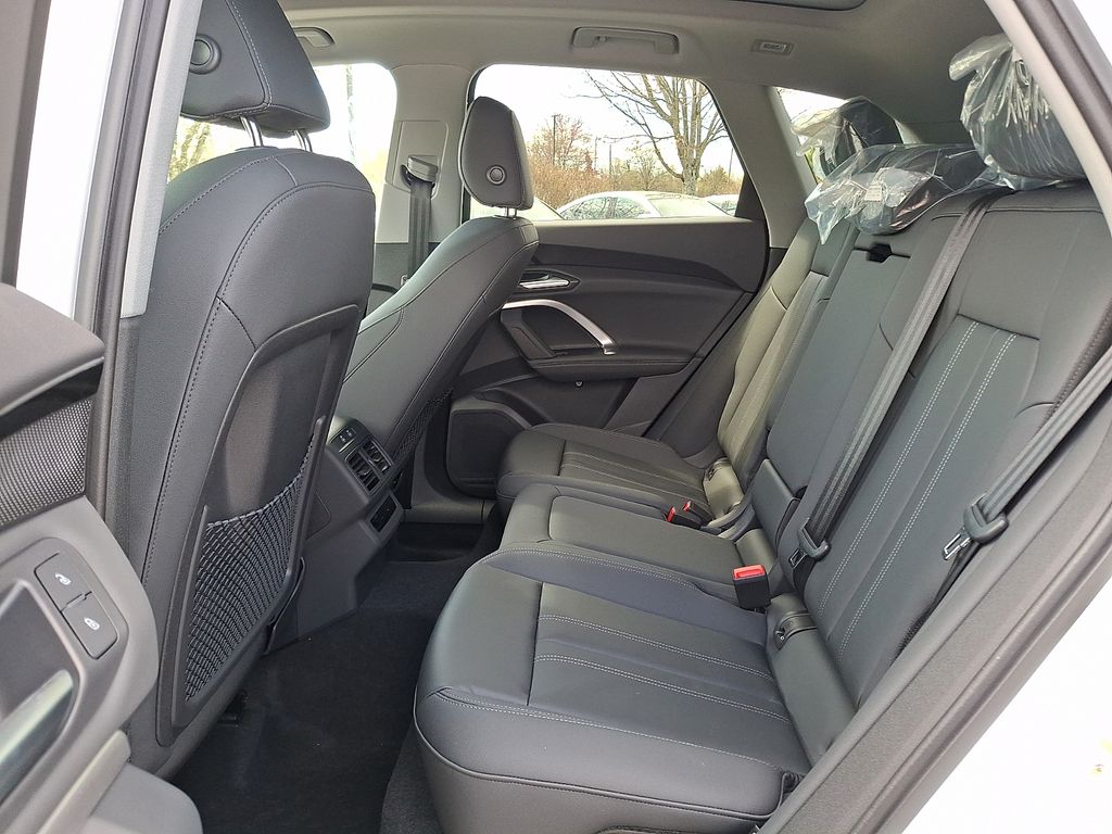 2025 Audi Q5 Premium - Photo 11