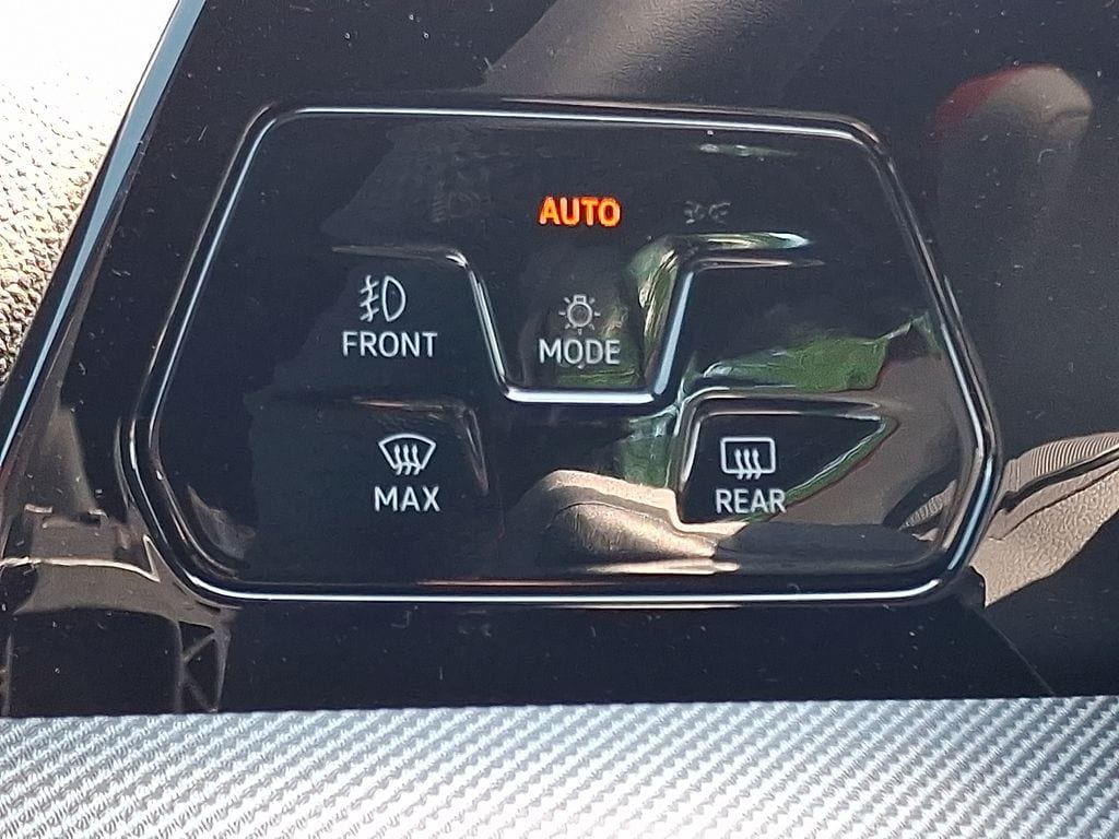 2025 Volkswagen Golf GTI SE - Photo 21