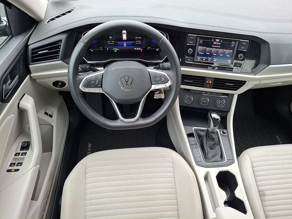 2024 Volkswagen Jetta 1.5T S photo 2