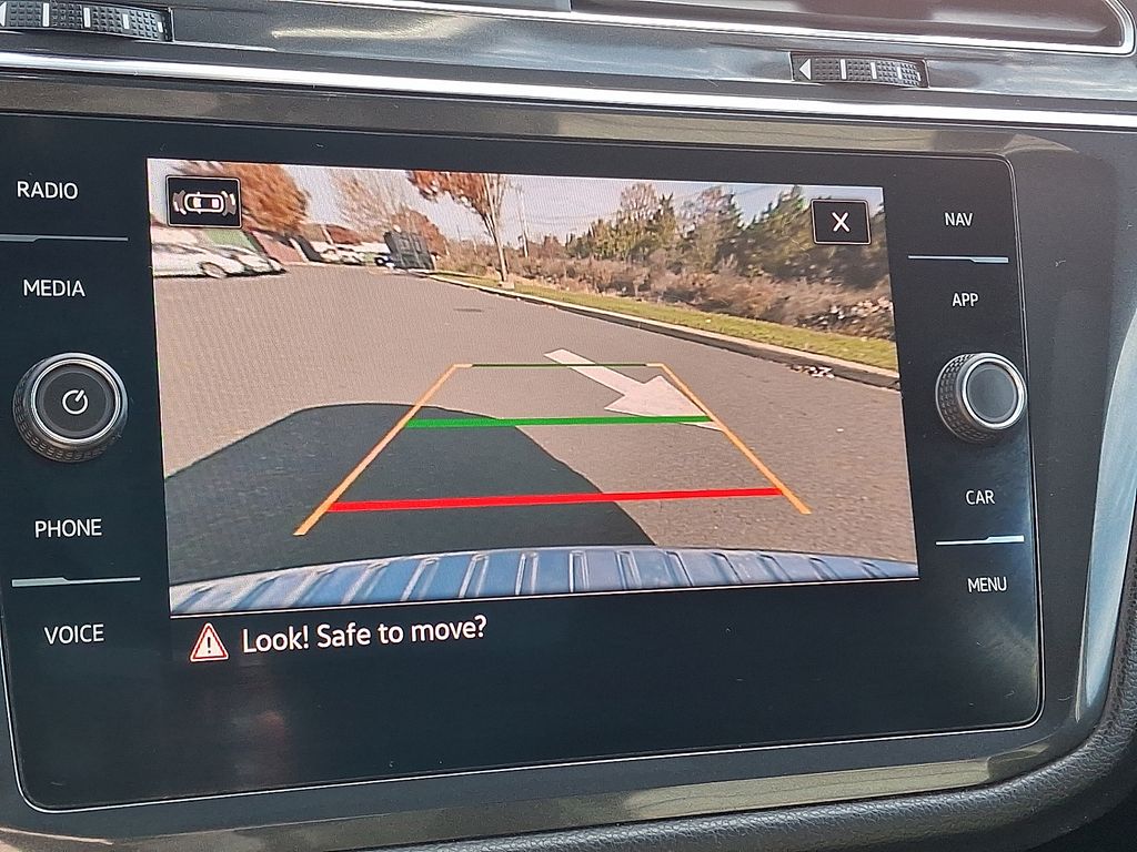 2022 Volkswagen Tiguan SEL Premium R-Line photo 4