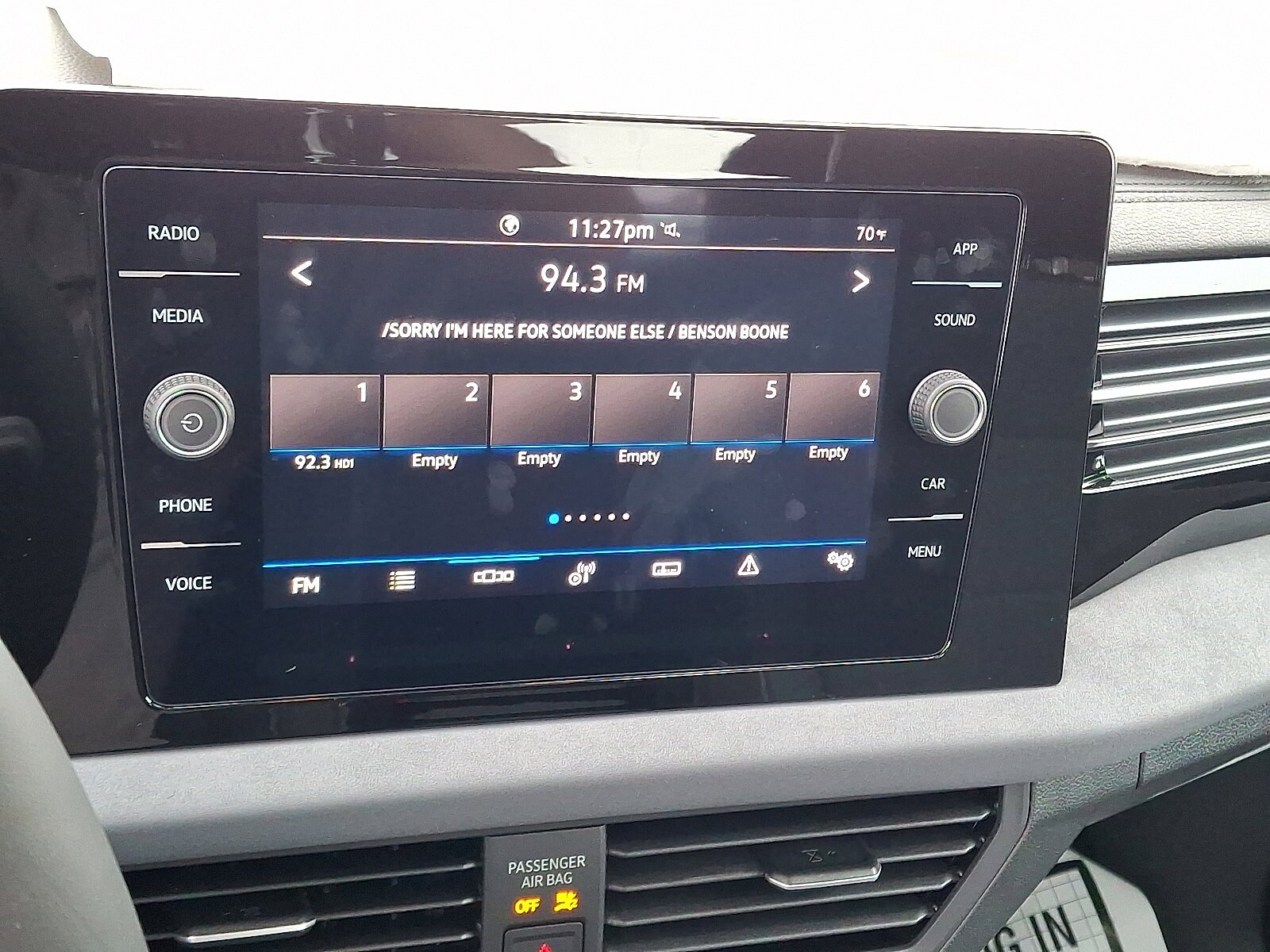 2025 Volkswagen Jetta SE photo 3