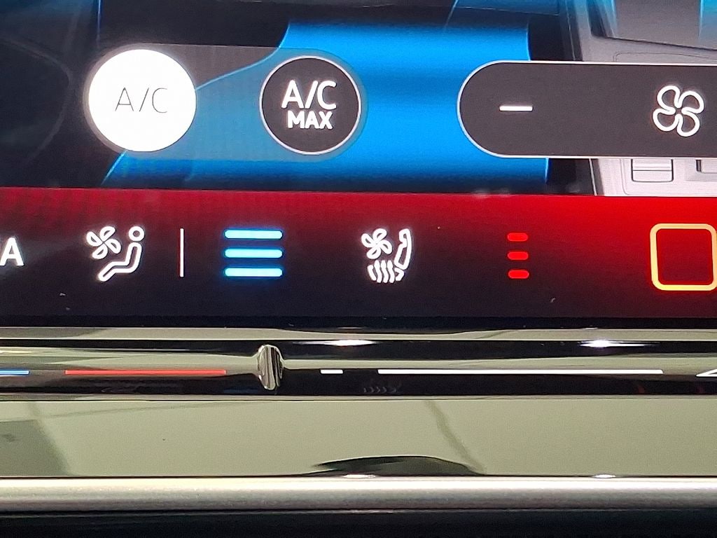 2025 Volkswagen Golf GTI SE - Photo 19