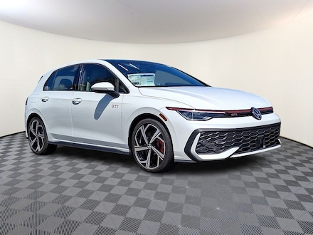 2025 Volkswagen Golf GTI 2.0T SE Hatchback