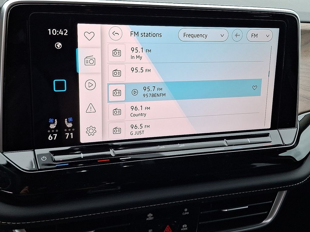 New 2025 Volkswagen Atlas 2.0T SE w/Technology 2.0T SE w/Technology 4MOTION