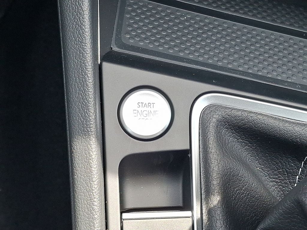 2025 Volkswagen Jetta SE - Photo 17