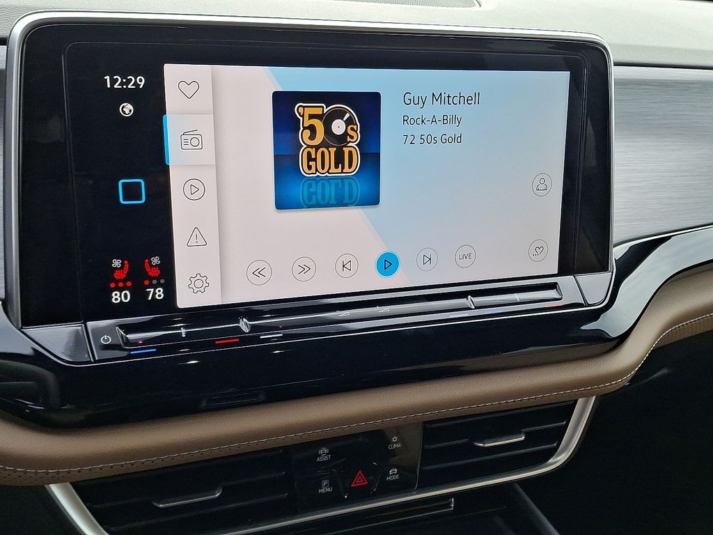 New 2026 Volkswagen Atlas Cross Sport 2.0T SE w/Technology SUV