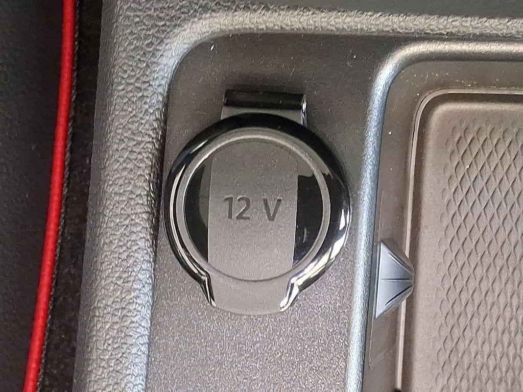 2025 Volkswagen Golf GTI SE - Photo 21