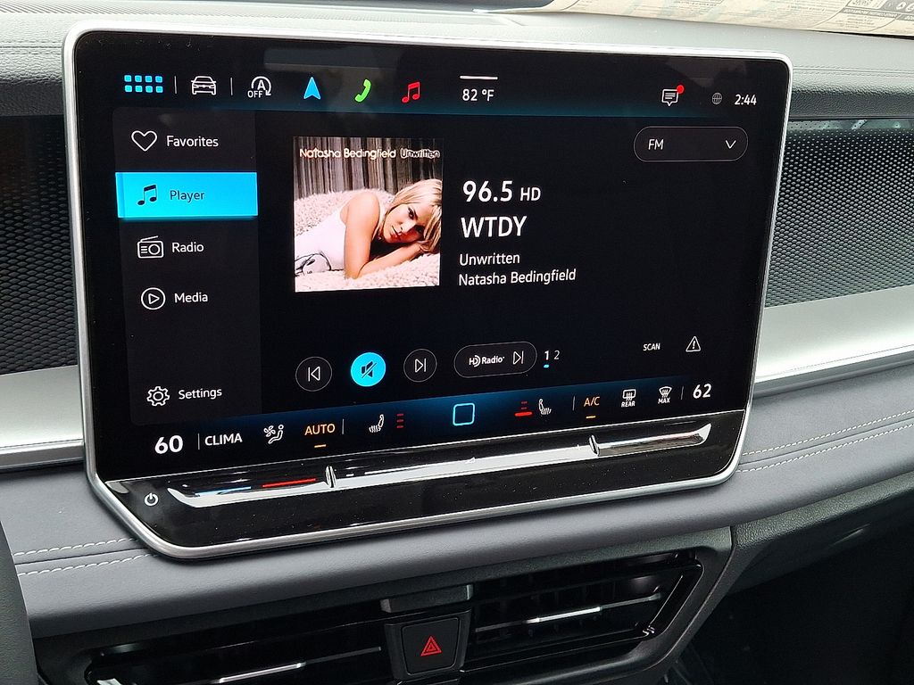 2025 Volkswagen Tiguan SE photo 3