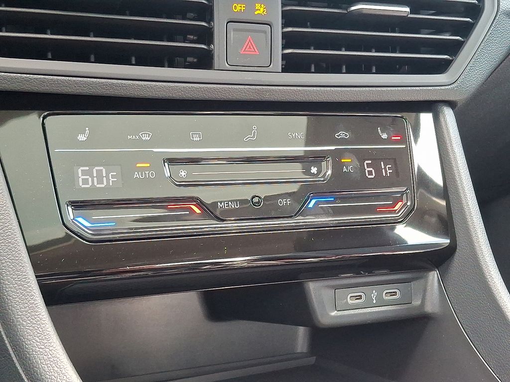 2025 Volkswagen Jetta SE - Photo 15