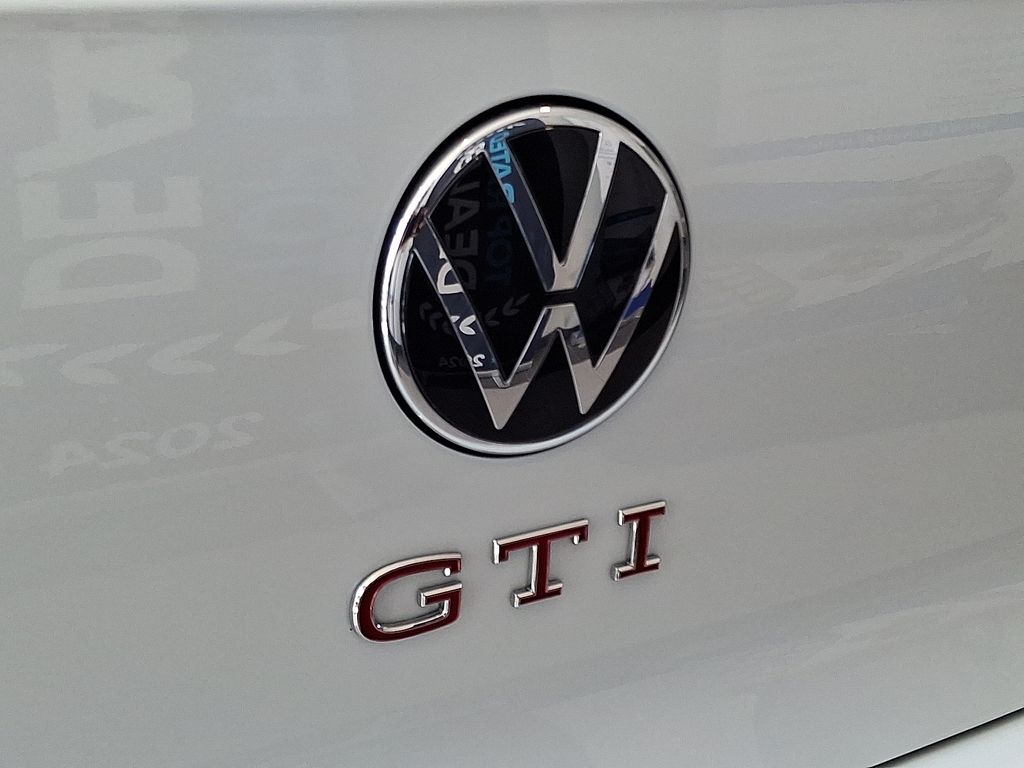2025 Volkswagen Golf GTI SE - Photo 24