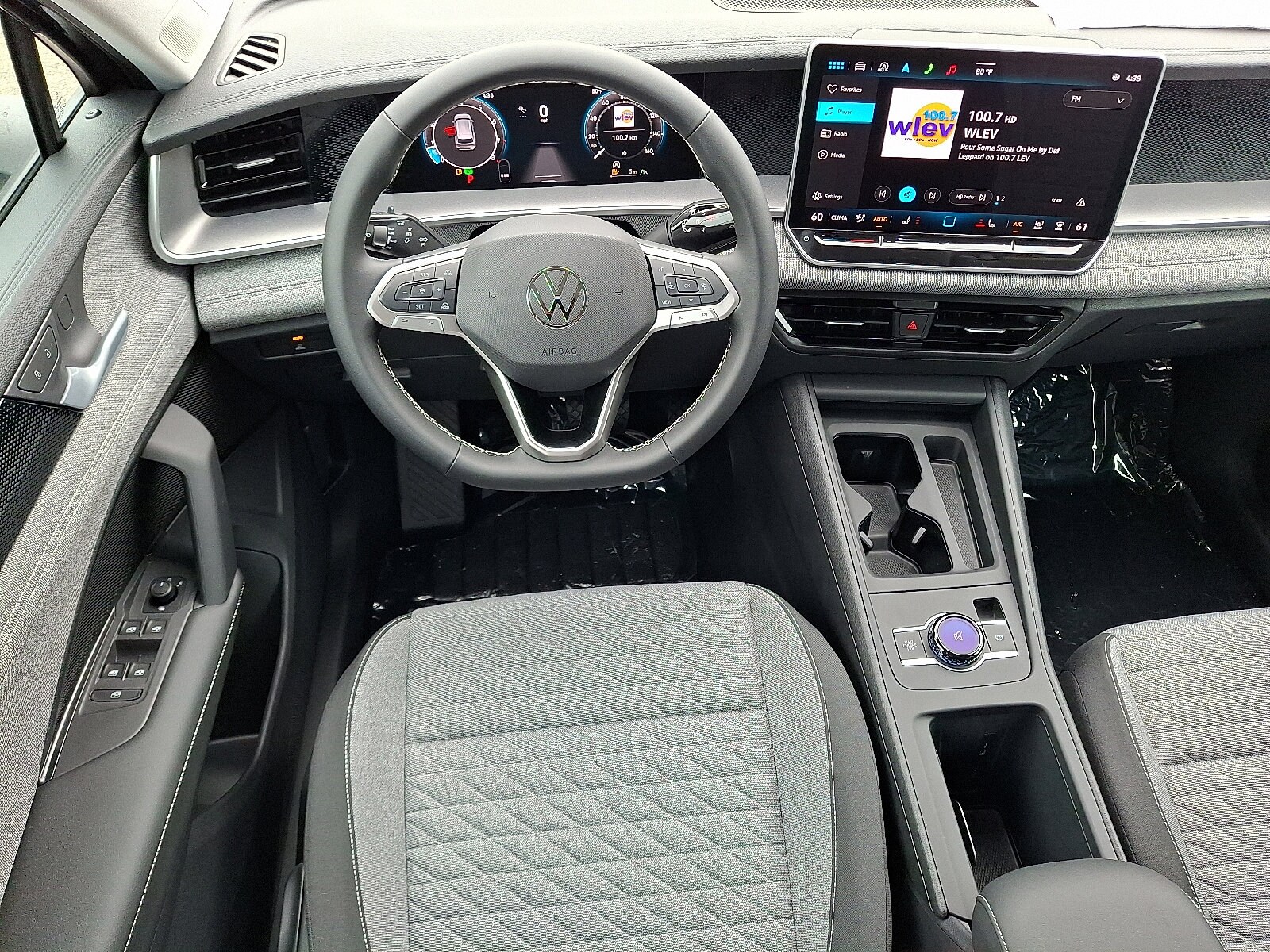 2025 Volkswagen Tiguan S photo 2