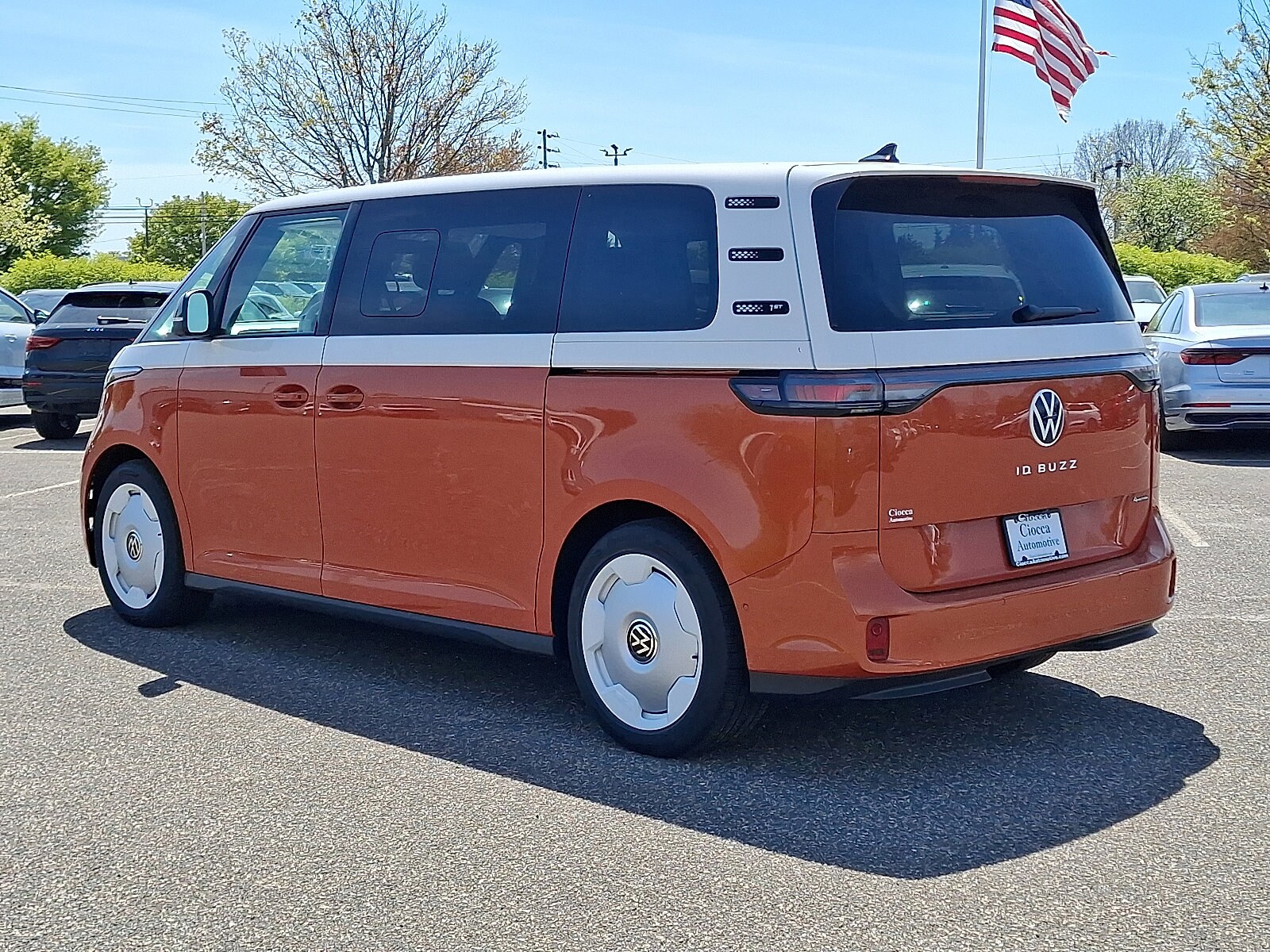 2025 Volkswagen ID. Buzz photo 4