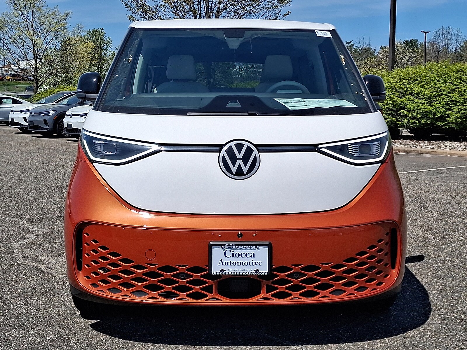2025 Volkswagen ID. Buzz photo 2