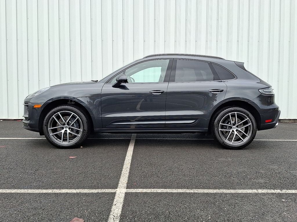 New 2026 Porsche Macan Base SUV