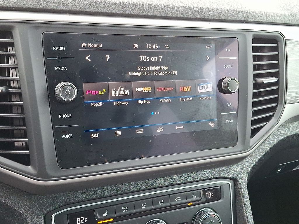 2020 Volkswagen Atlas Cross Sport V6 SE Technology photo 3