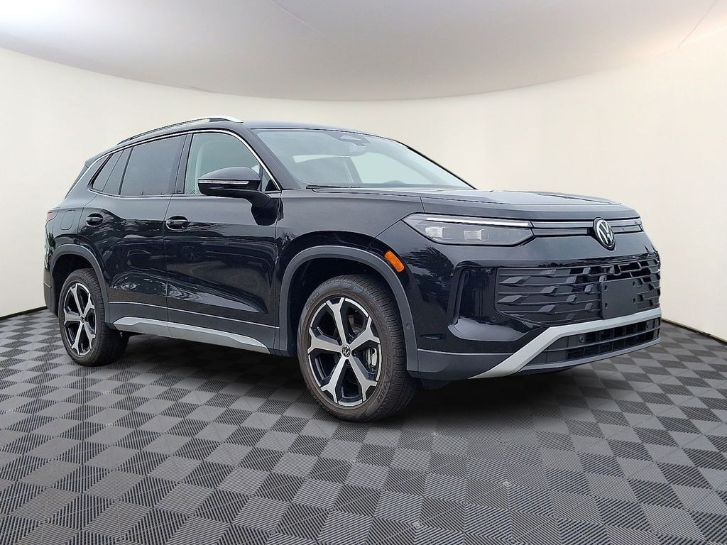 New 2025 Volkswagen Tiguan 2.0T SE SUV