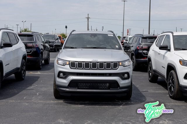 2025 Jeep Compass Latitude photo 3
