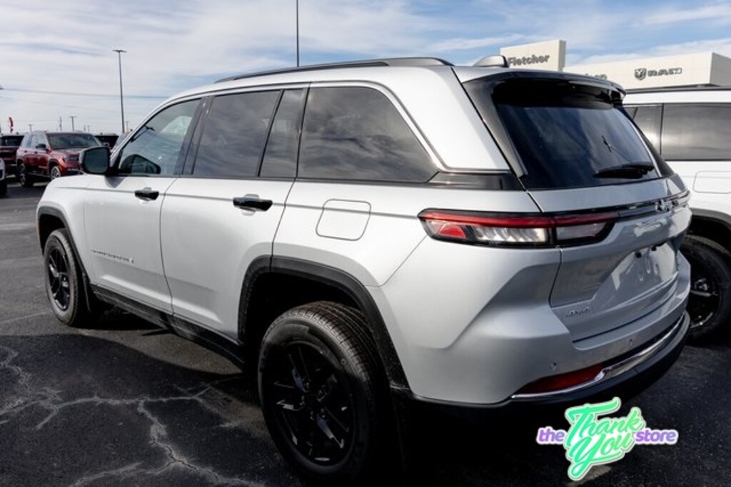 New 2025 Jeep Grand Cherokee LAREDO X 4X4 Sport Utility