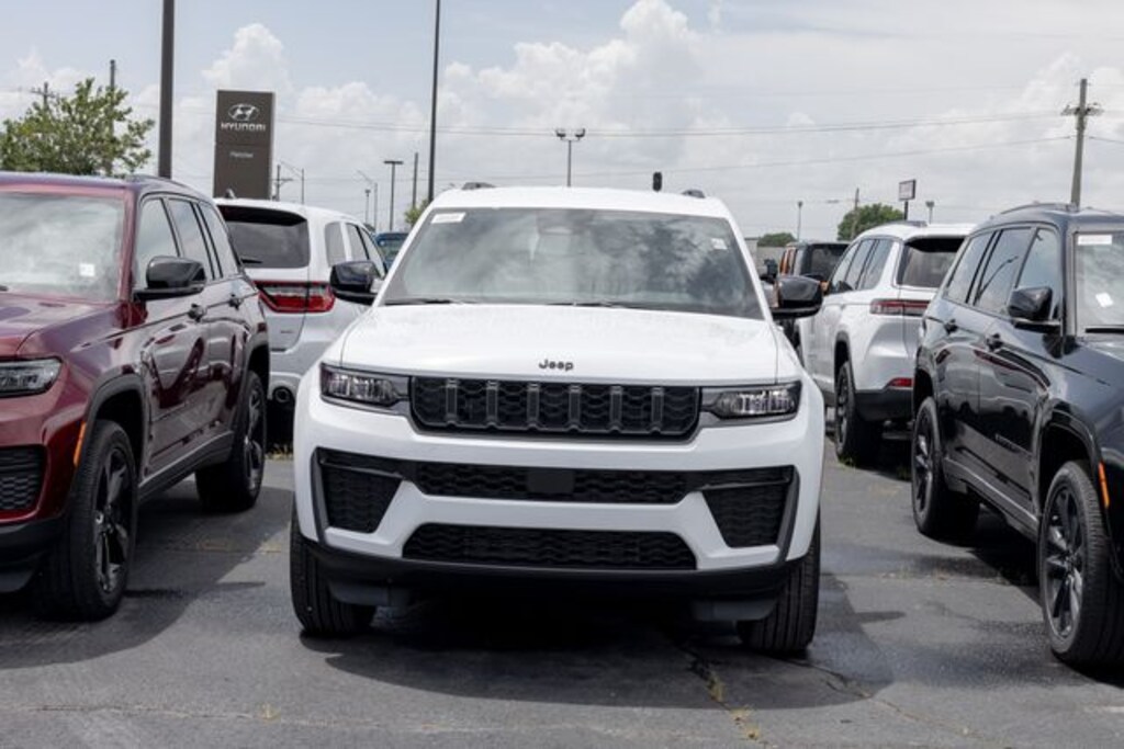 New 2026 Jeep Grand Cherokee L LAREDO ALTITUDE 4X4 Sport Utility