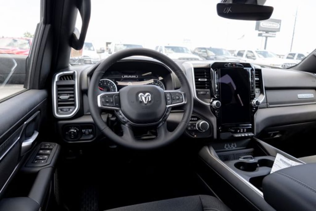 New 2026 Ram 1500 BIG HORN CREW CAB 4X4 5'7 BOX Pickup