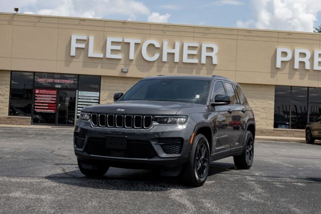 Used 2025 Jeep Grand Cherokee Laredo SUV