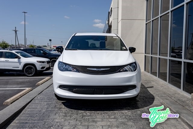 2026 Chrysler Voyager LX photo 3