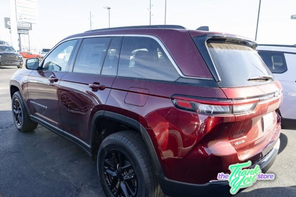 New 2025 Jeep Grand Cherokee LAREDO X 4X4 Sport Utility