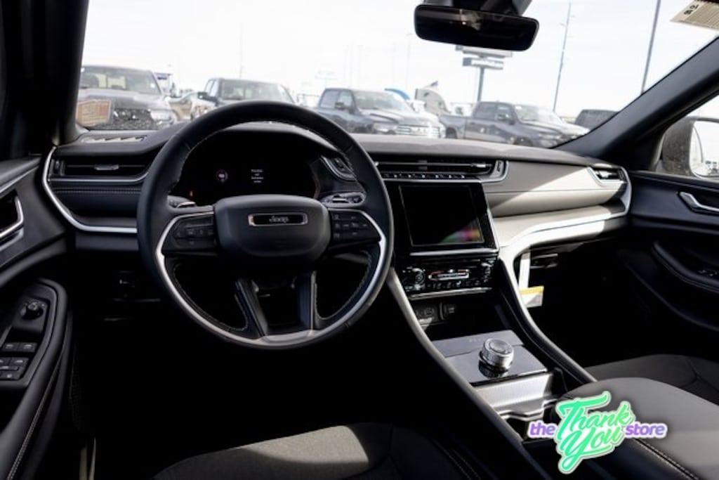 New 2025 Jeep Grand Cherokee LAREDO X 4X4 Sport Utility