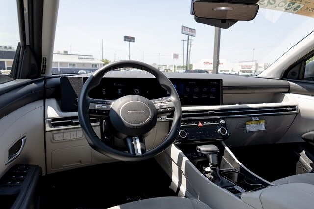2025 Hyundai Tucson SEL photo 2