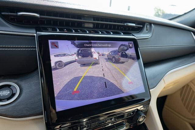 2023 Jeep Grand Cherokee Limited photo 4