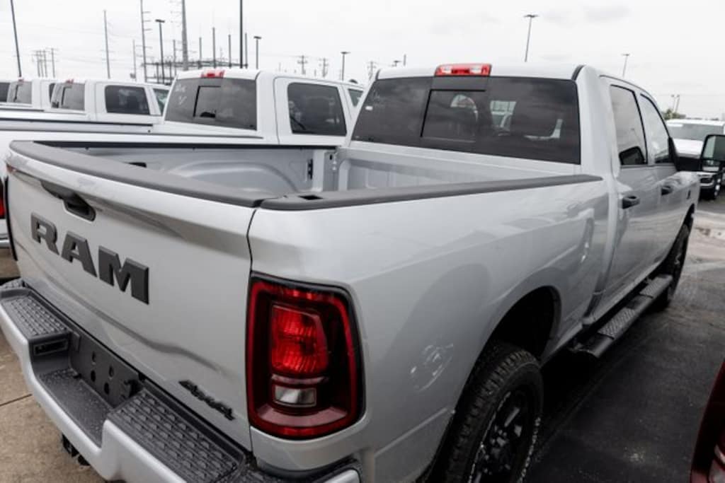 New 2026 Ram 2500 BLACK EXPRESS CREW CAB 4X4 6'4 BOX Pickup