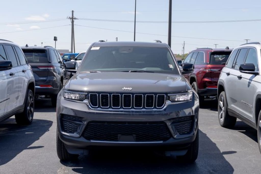 New 2026 Jeep Grand Cherokee LAREDO X 4X4 Sport Utility