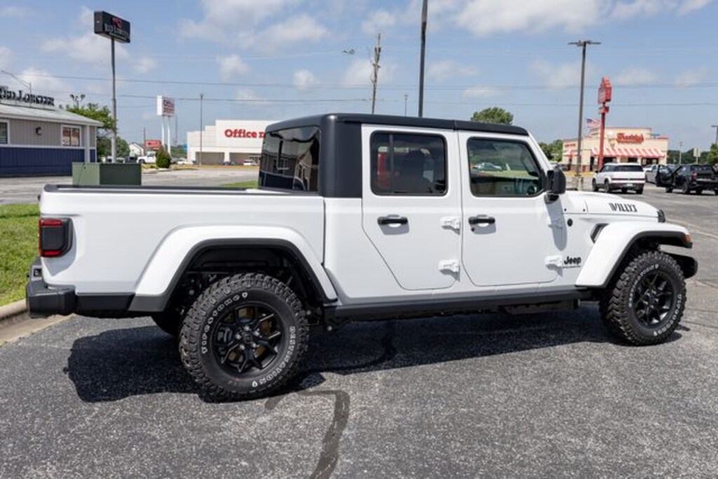New 2026 Jeep Gladiator WILLYS 4X4 Pickup