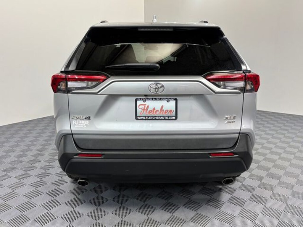 Used 2021 Toyota RAV4 XLE SUV