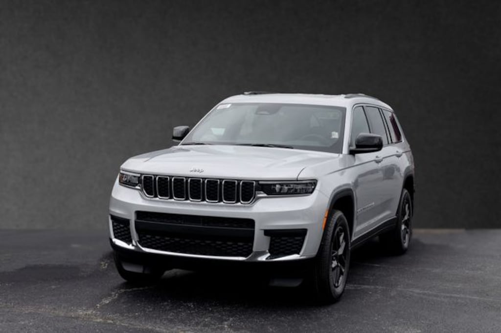 New 2026 Jeep Grand Cherokee L LAREDO X 4X4 Sport Utility