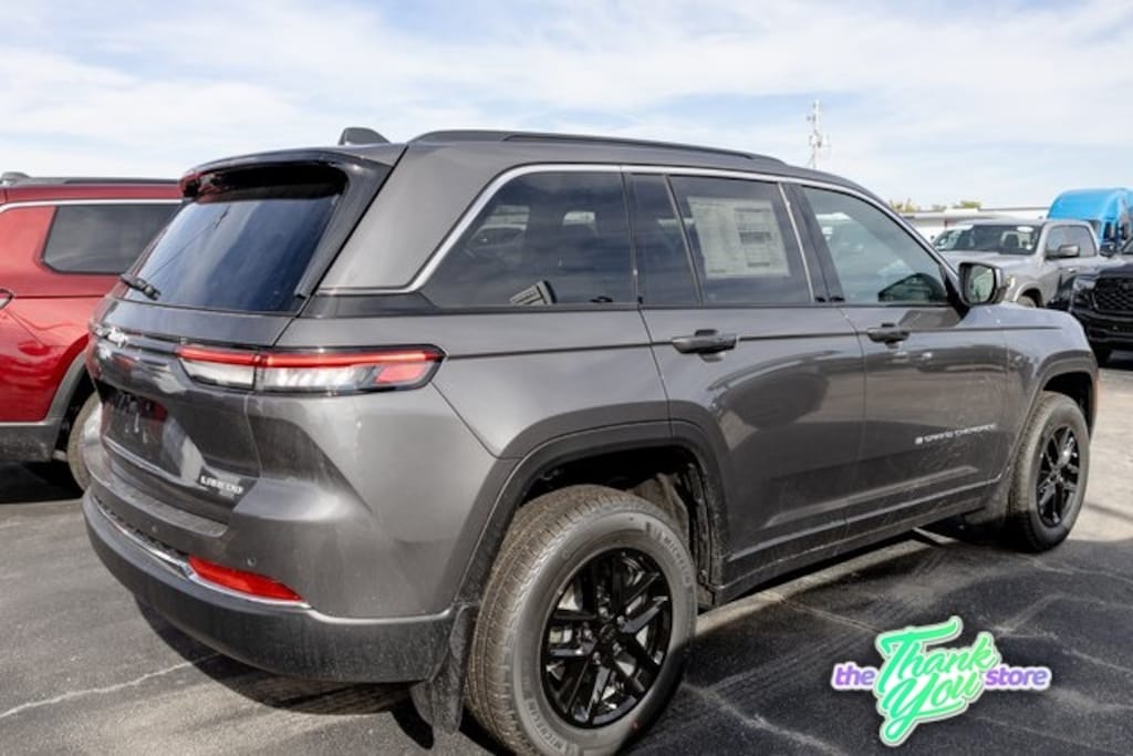 New 2025 Jeep Grand Cherokee LAREDO X 4X4 Sport Utility