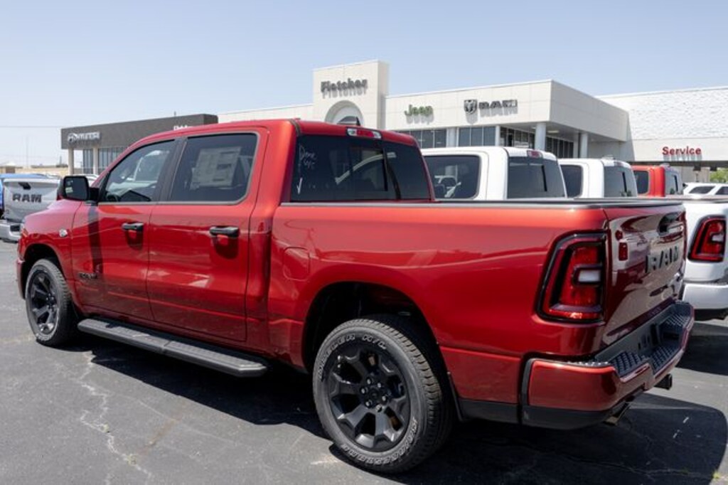 New 2026 Ram 1500 EXPRESS CREW CAB 4X4 5'7 BOX Pickup