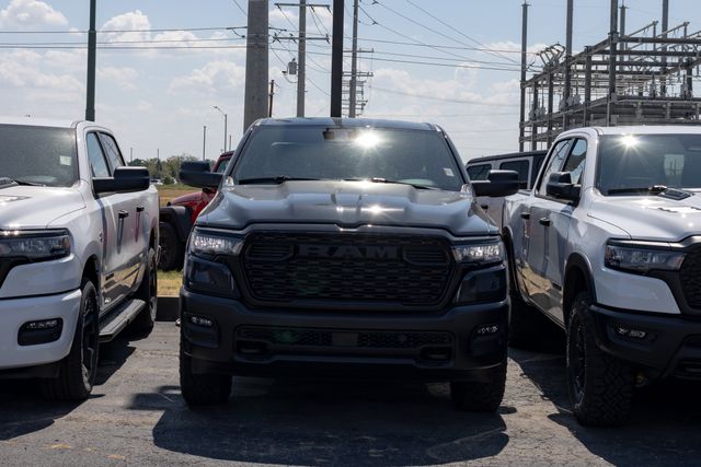 New 2026 Ram 1500 WARLOCK CREW CAB 4X4 5'7 BOX Pickup