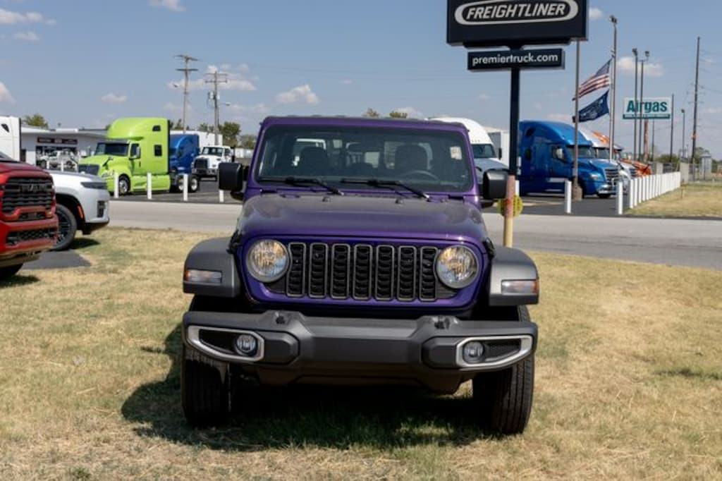 New 2026 Jeep Gladiator SPORT 4X4 Pickup