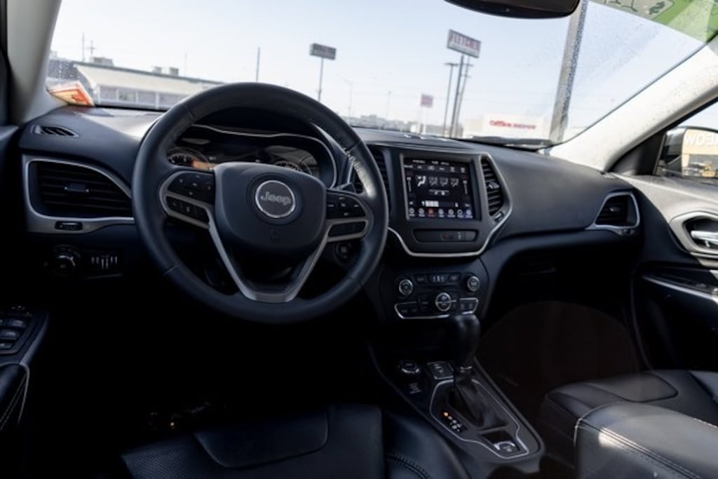 Used 2022 Jeep Cherokee Latitude Lux SUV