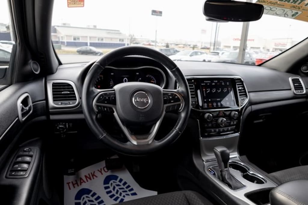 Used 2020 Jeep Grand Cherokee Laredo SUV